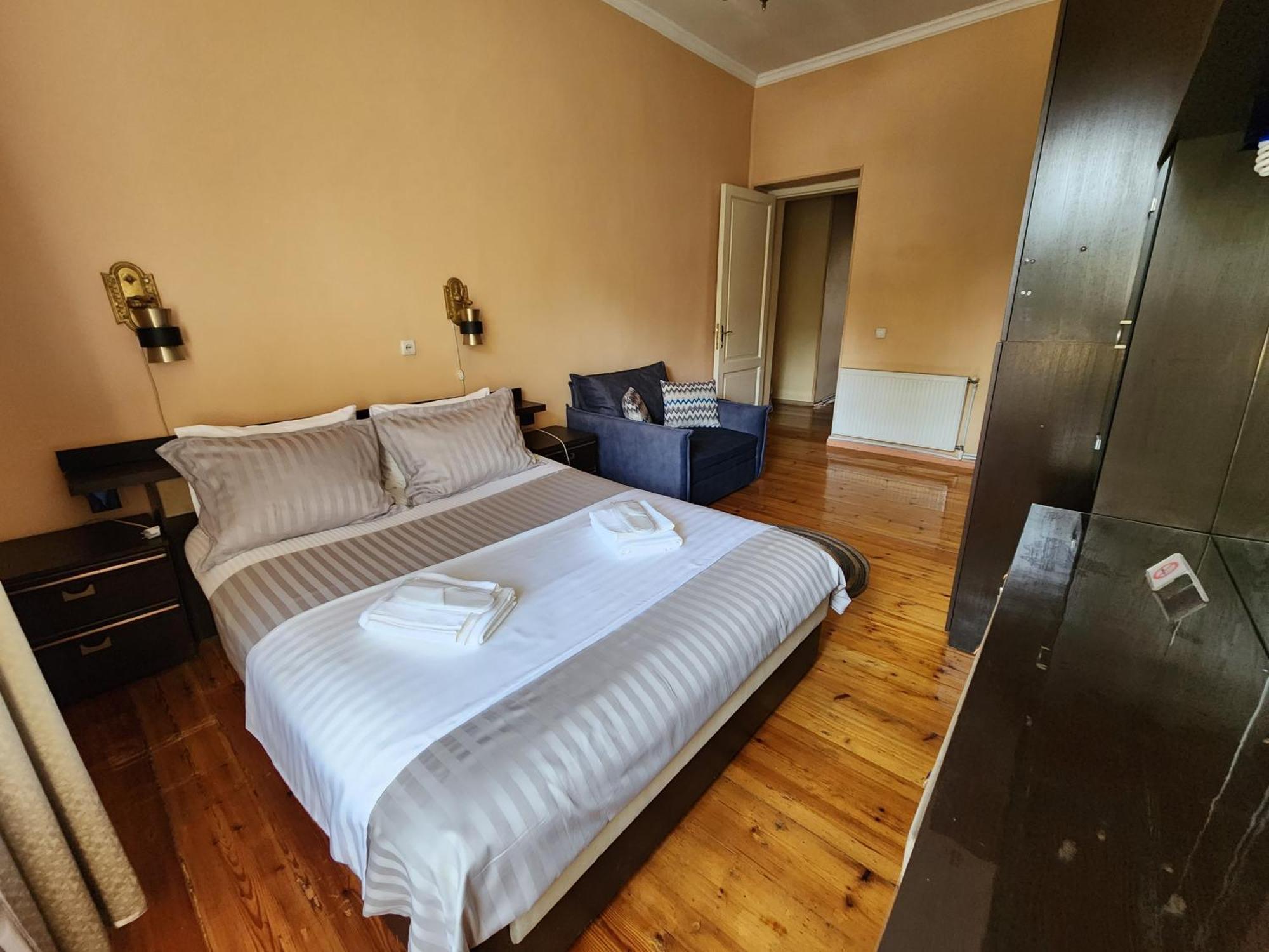 Riverside Baratashvili Apartment Tbilisi ภายนอก รูปภาพ