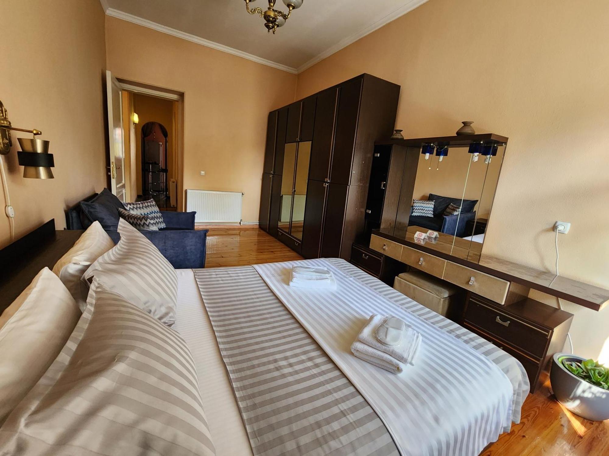 Riverside Baratashvili Apartment Tbilisi ภายนอก รูปภาพ